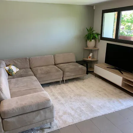 Adeline : 2 Chambres Au Calme, Situation Parfaite Entre Et Village, Avec Vue Lac, Piscine, Jardin *
