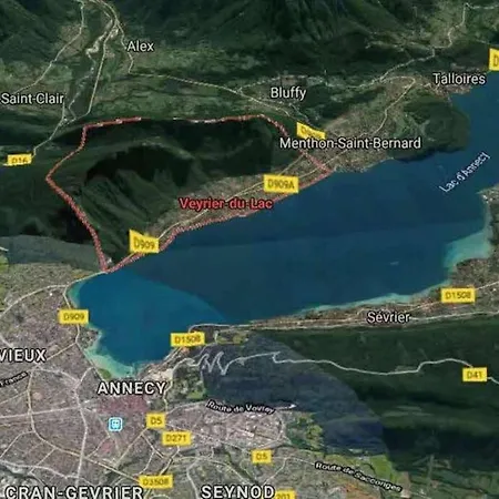 Adeline : 2 Chambres Au Calme, Situation Parfaite Entre Et Village, Avec Vue Lac, Piscine, Jardin * Veyrier-du-Lac