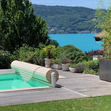 Apartment Adeline : 2 Chambres Au Calme, Situation Parfaite Entre Et Village, Avec Vue Lac, Piscine, Jardin Veyrier-du-Lac